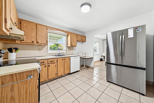 6061 Stanley Lane, Delray Beach, FL 33484