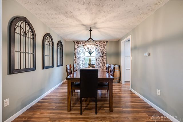 5425 Honeyleaf Way, Fairborn, OH 45424