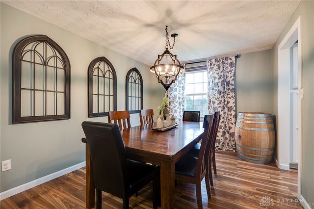 5425 Honeyleaf Way, Fairborn, OH 45424