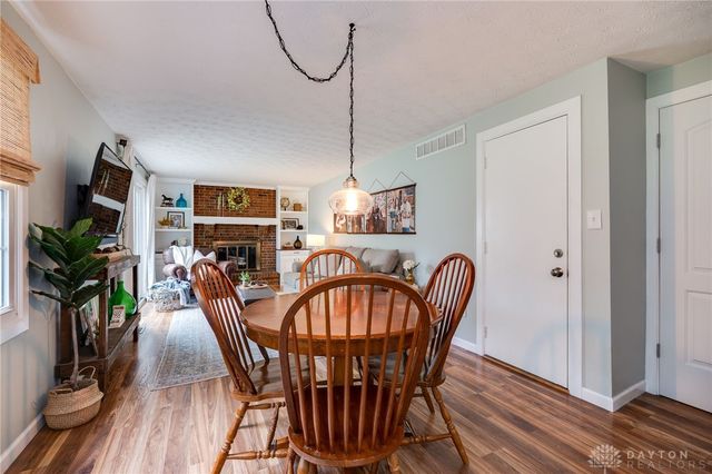 5425 Honeyleaf Way, Fairborn, OH 45424