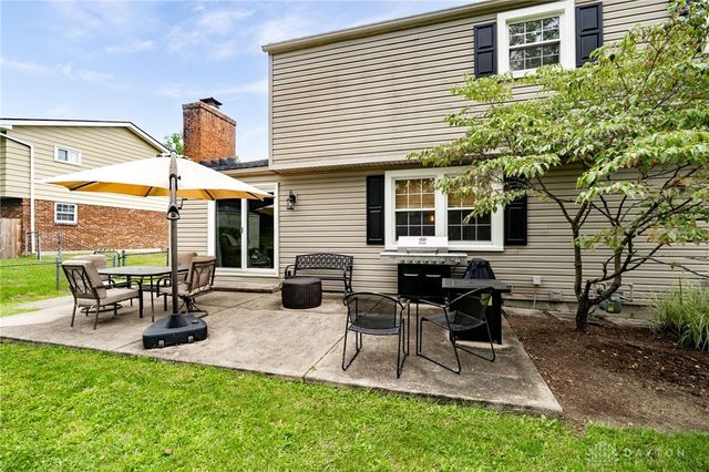 5425 Honeyleaf Way, Fairborn, OH 45424