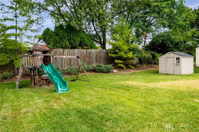 5425 Honeyleaf Way, Fairborn, OH 45424