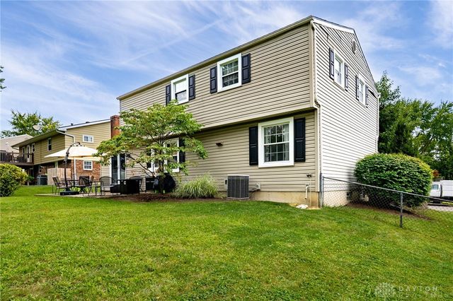 5425 Honeyleaf Way, Fairborn, OH 45424
