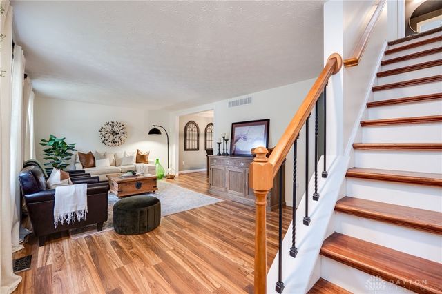 5425 Honeyleaf Way, Fairborn, OH 45424