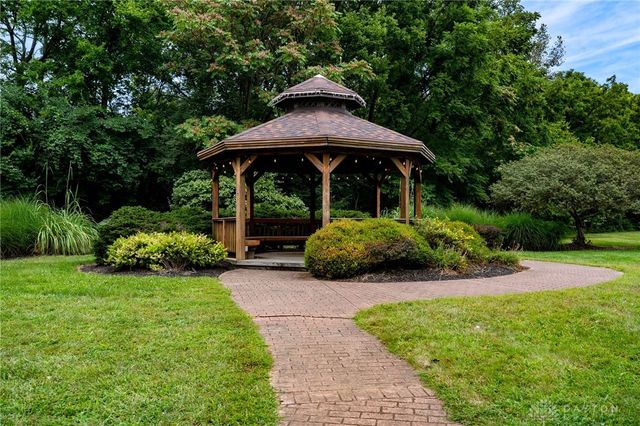 5425 Honeyleaf Way, Fairborn, OH 45424