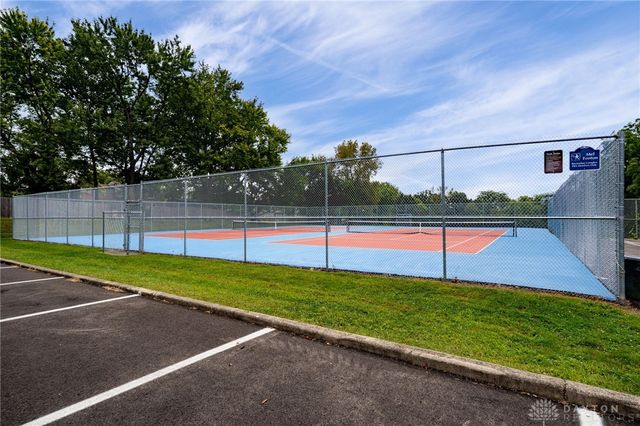 5425 Honeyleaf Way, Fairborn, OH 45424