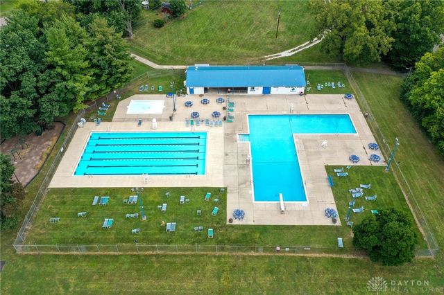 5425 Honeyleaf Way, Fairborn, OH 45424
