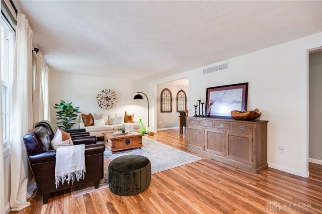 5425 Honeyleaf Way, Fairborn, OH 45424