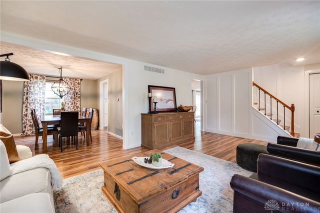 5425 Honeyleaf Way, Fairborn, OH 45424