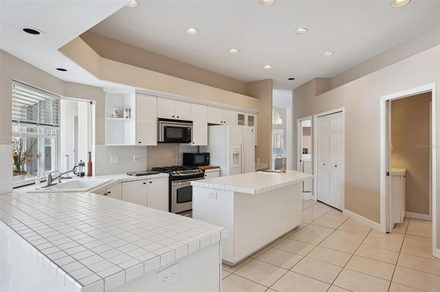 3833 SANIBEL COVE, Oviedo, FL 32765