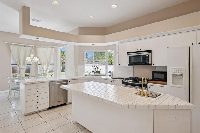 3833 SANIBEL COVE, Oviedo, FL 32765