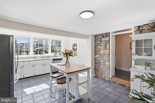 20596 AIRMONT RD, Bluemont, VA 20135