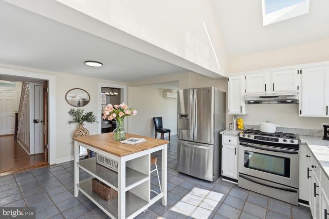 20596 AIRMONT RD, Bluemont, VA 20135