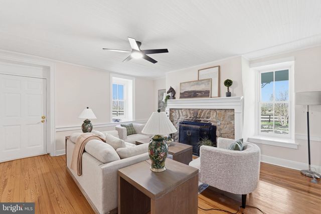20596 AIRMONT RD, Bluemont, VA 20135