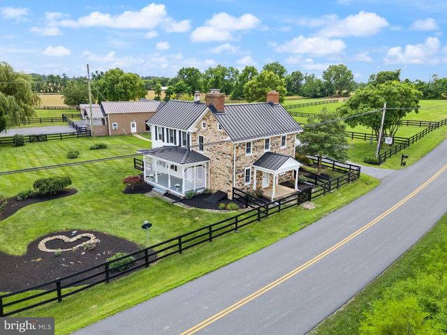 20596 AIRMONT RD, Bluemont, VA 20135