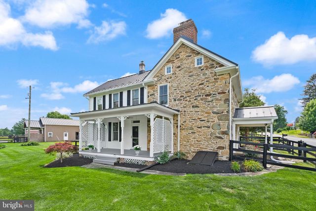 20596 AIRMONT RD, Bluemont, VA 20135