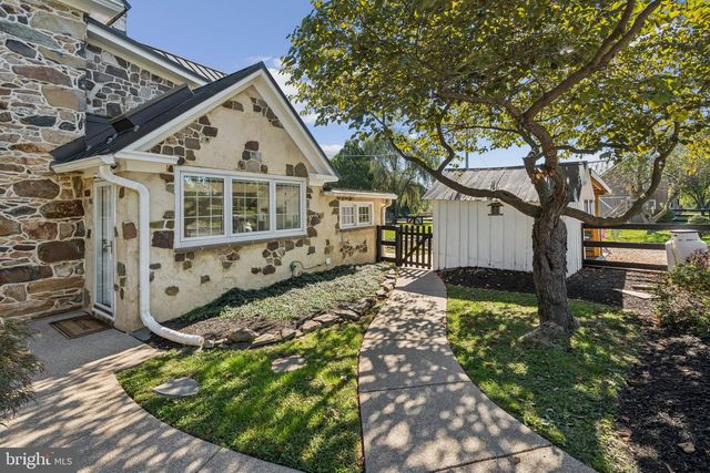 20596 AIRMONT RD, Bluemont, VA 20135