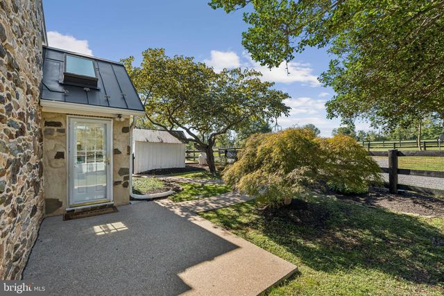 20596 AIRMONT RD, Bluemont, VA 20135