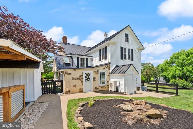 20596 AIRMONT RD, Bluemont, VA 20135