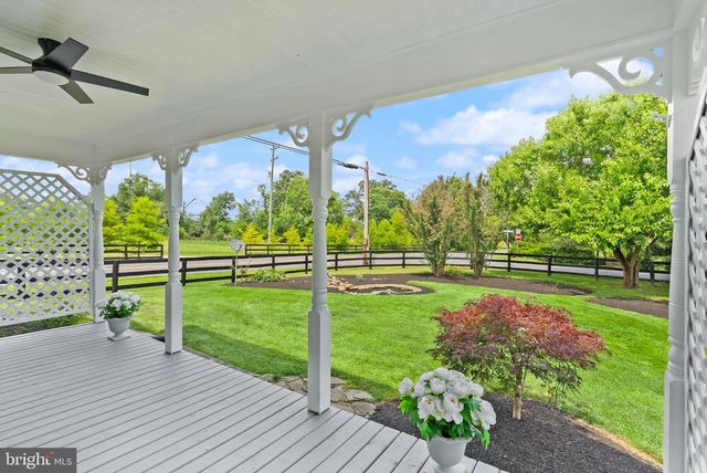 20596 AIRMONT RD, Bluemont, VA 20135