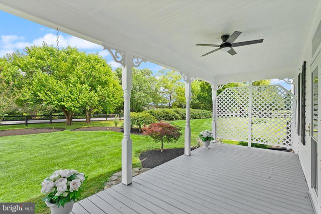 20596 AIRMONT RD, Bluemont, VA 20135