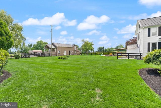 20596 AIRMONT RD, Bluemont, VA 20135