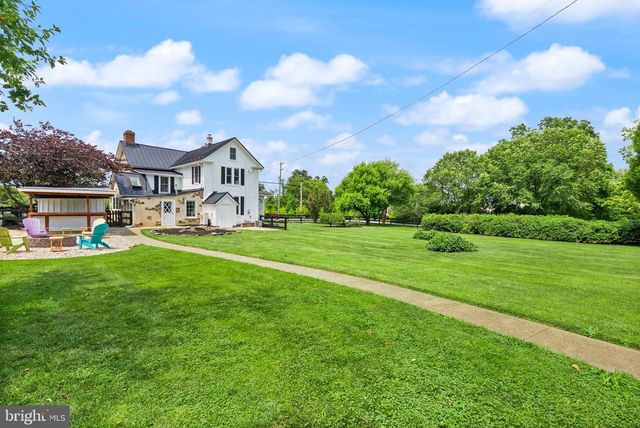 20596 AIRMONT RD, Bluemont, VA 20135