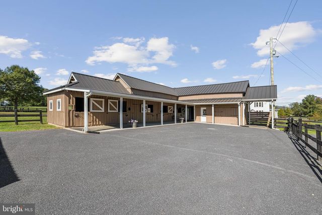 20596 AIRMONT RD, Bluemont, VA 20135