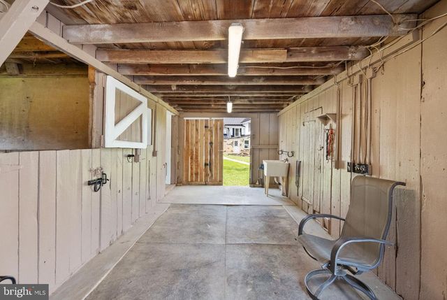 20596 AIRMONT RD, Bluemont, VA 20135