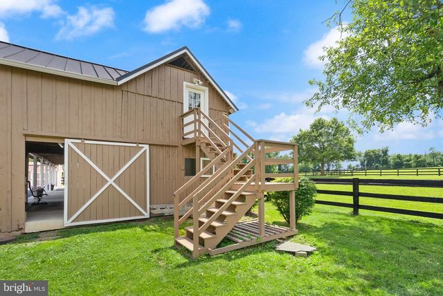 20596 AIRMONT RD, Bluemont, VA 20135