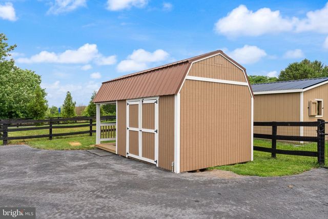 20596 AIRMONT RD, Bluemont, VA 20135