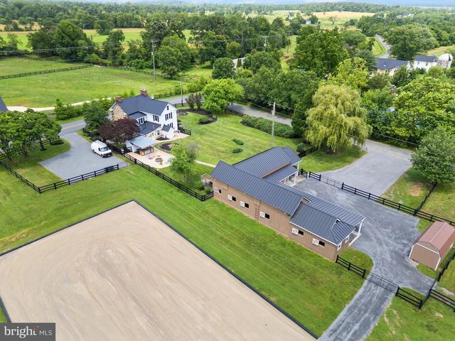 20596 AIRMONT RD, Bluemont, VA 20135