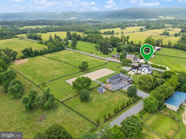 20596 AIRMONT RD, Bluemont, VA 20135