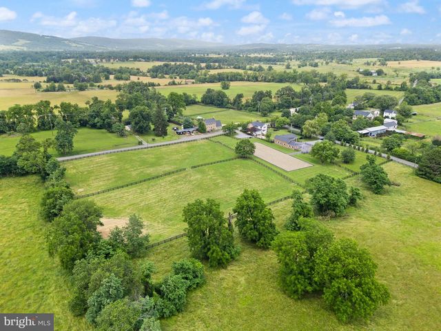 20596 AIRMONT RD, Bluemont, VA 20135