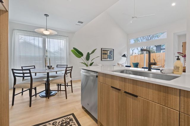 1905 Albury CV D, Austin, TX 78758