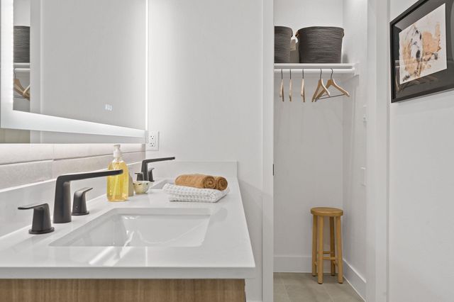 1905 Albury CV D, Austin, TX 78758