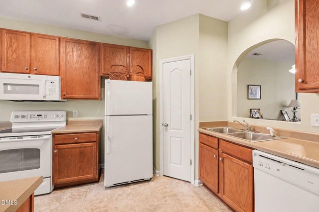 1005 Gold Circle, Mebane, NC 27302