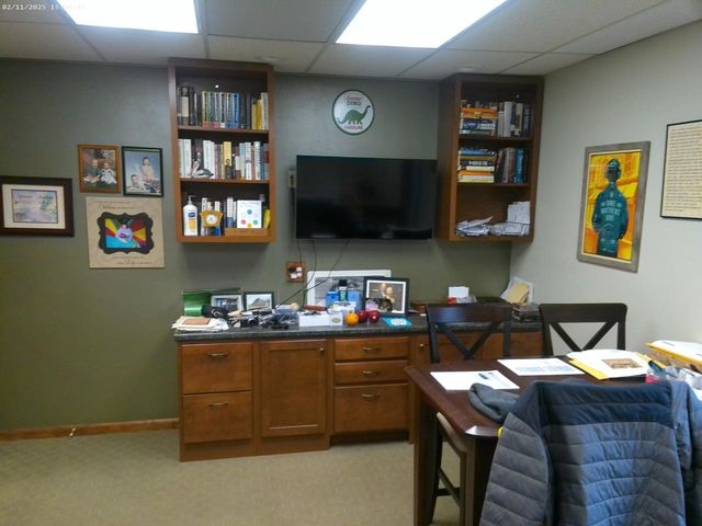 2038 E 38th St Street, Davenport, IA 52807