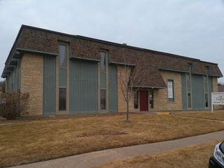 2038 E 38th St Street, Davenport, IA 52807