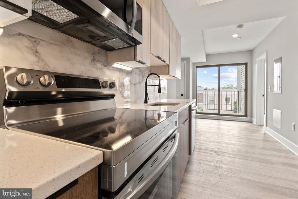 520 N 37th St Apt 44, Philadelphia, PA 19104