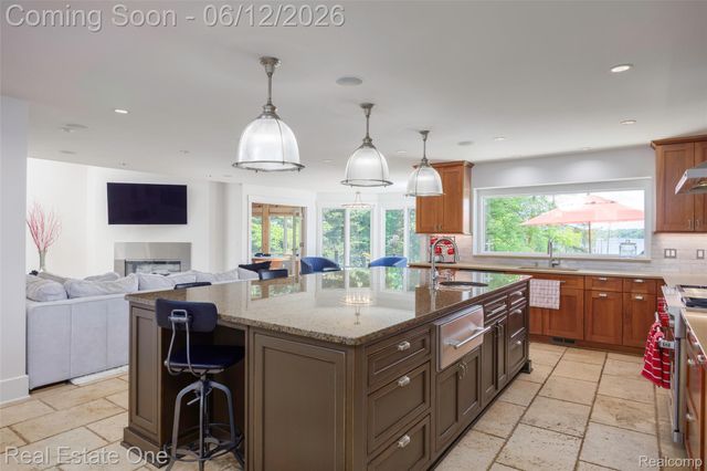 7689 Deerhill Drive, Village Of Clarkston, MI 48346