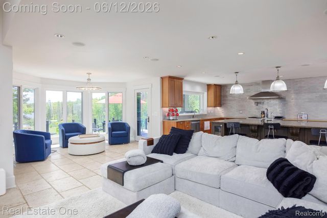 7689 Deerhill Drive, Village Of Clarkston, MI 48346