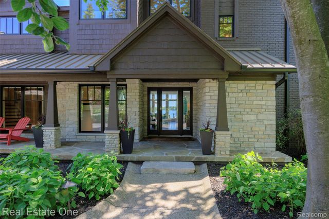 7689 Deerhill Drive, Village Of Clarkston, MI 48346