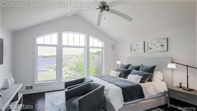7689 Deerhill Drive, Village Of Clarkston, MI 48346