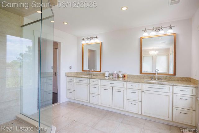 7689 Deerhill Drive, Village Of Clarkston, MI 48346