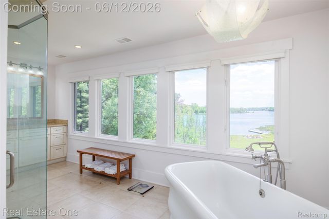 7689 Deerhill Drive, Village Of Clarkston, MI 48346