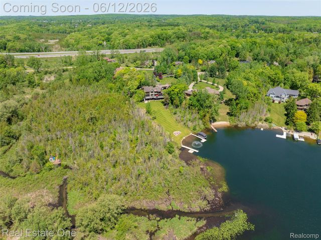 7689 Deerhill Drive, Village Of Clarkston, MI 48346