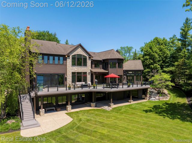 7689 Deerhill Drive, Village Of Clarkston, MI 48346
