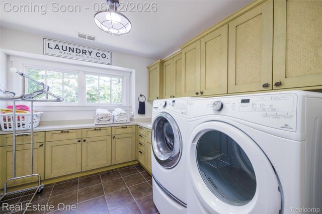 7689 Deerhill Drive, Village Of Clarkston, MI 48346