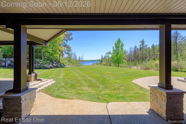 7689 Deerhill Drive, Village Of Clarkston, MI 48346